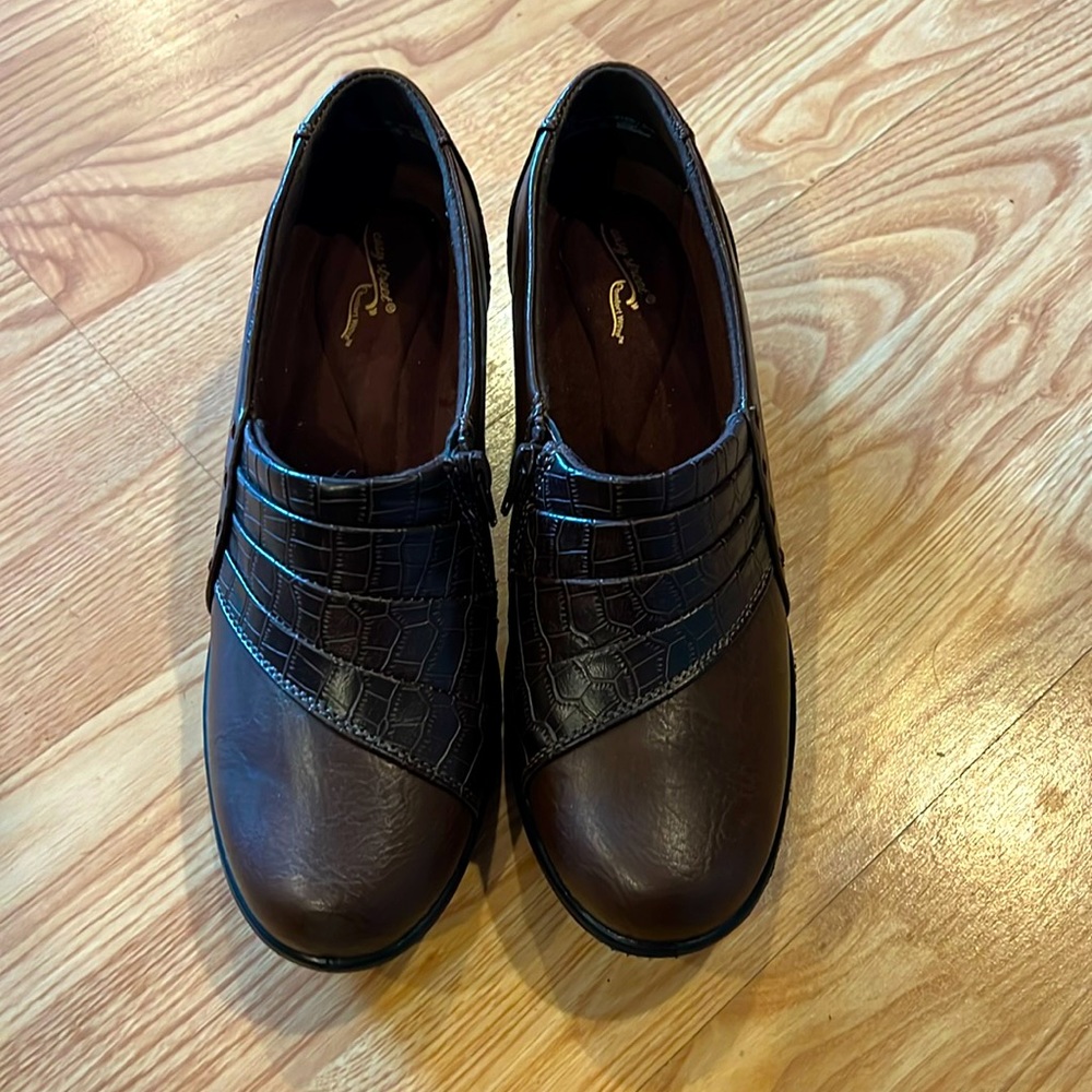 Great show to dress up a pair of jeans!  Size 9